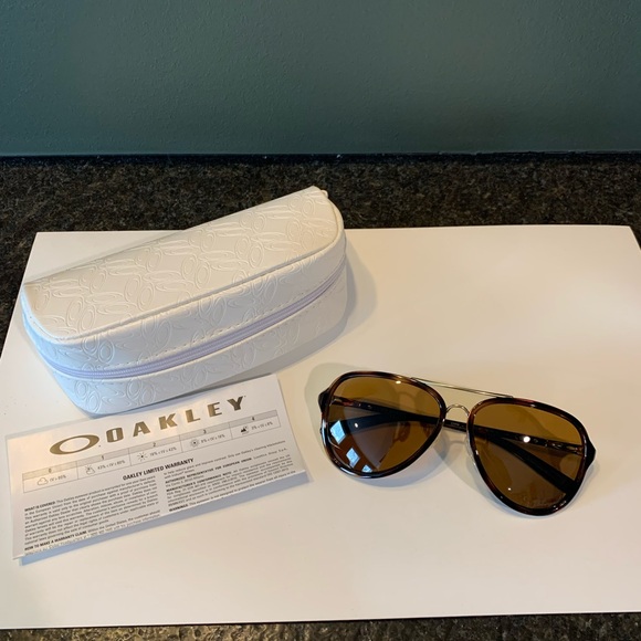 Oakley Kickback Tortoise Shell Polarized Sunglasses - Picture 2 of 6